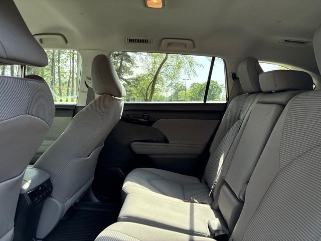 2023 Toyota Highlander L FWD - 23021835 - 17