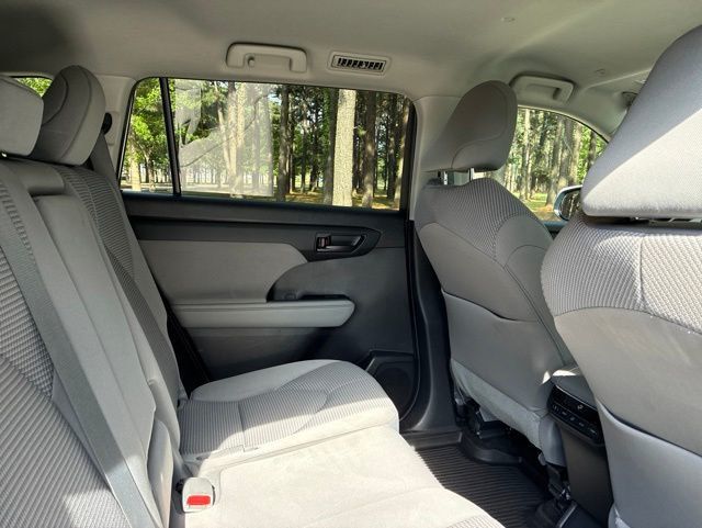 2023 Toyota Highlander L FWD - 23021835 - 19