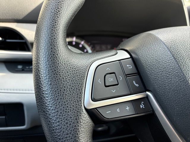 2023 Toyota Highlander L FWD - 23021835 - 22