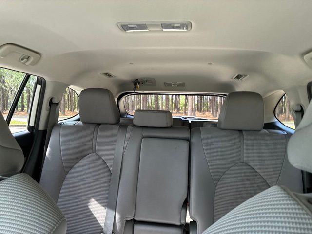 2023 Toyota Highlander L FWD - 23021835 - 28