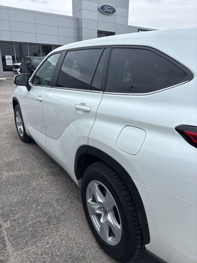 2023 Toyota Highlander L FWD - 23021835 - 4