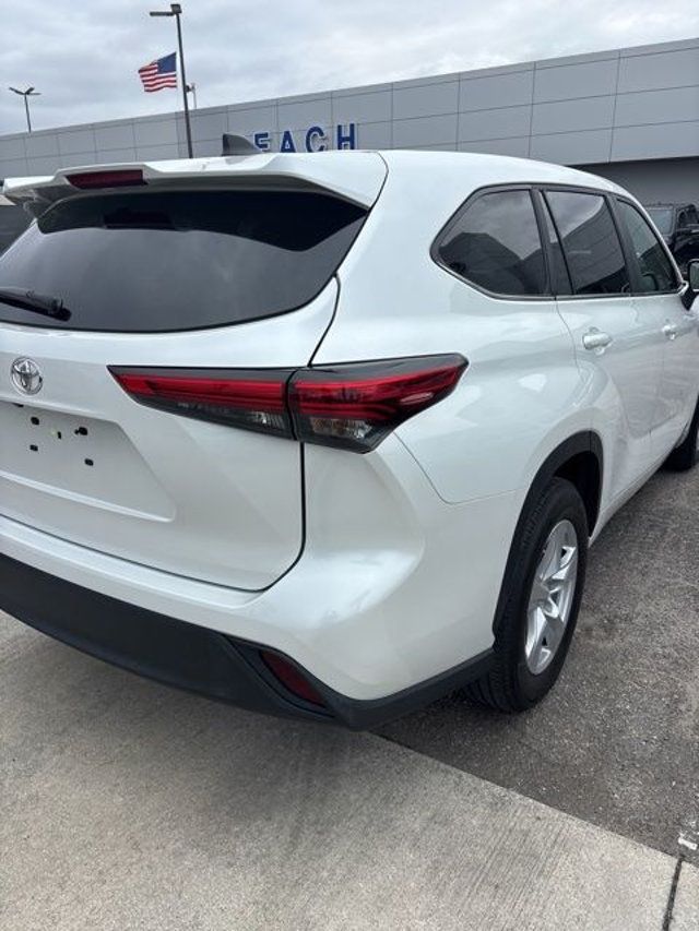2023 Toyota Highlander L FWD - 23021835 - 7