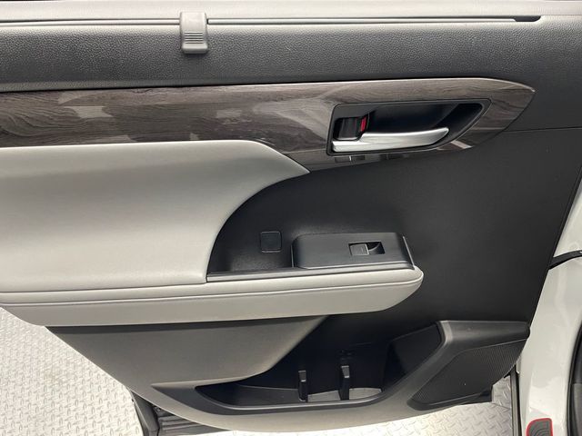 2023 Toyota Highlander Limited AWD - 22947932 - 32