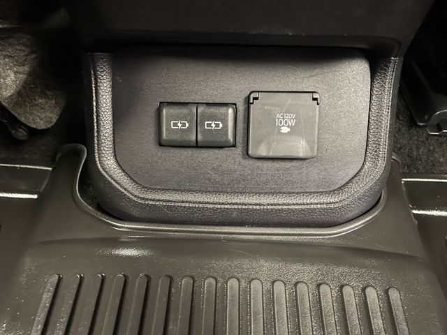 2023 Toyota Highlander Limited AWD - 22995947 - 39