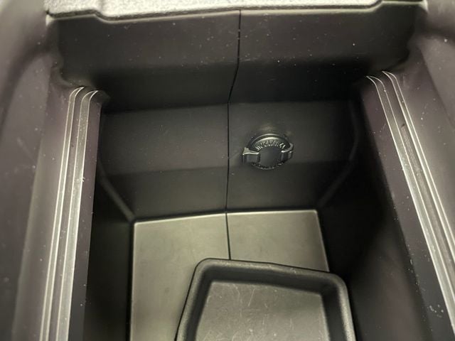 2023 Toyota Highlander Limited FWD - 22926583 - 29