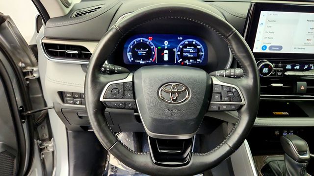 2023 Toyota Highlander Limited FWD w/ Panoramic View Monitor & 360-Degree Camera - 23094543 - 13