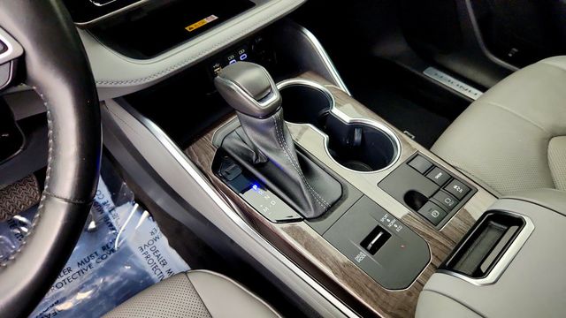 2023 Toyota Highlander Limited FWD w/ Panoramic View Monitor & 360-Degree Camera - 23094543 - 16