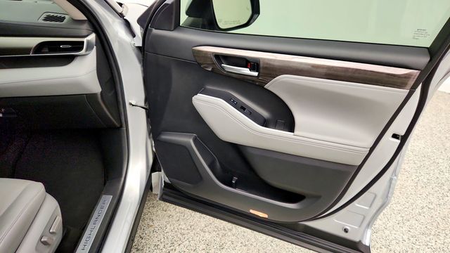 2023 Toyota Highlander Limited FWD w/ Panoramic View Monitor & 360-Degree Camera - 23094543 - 25