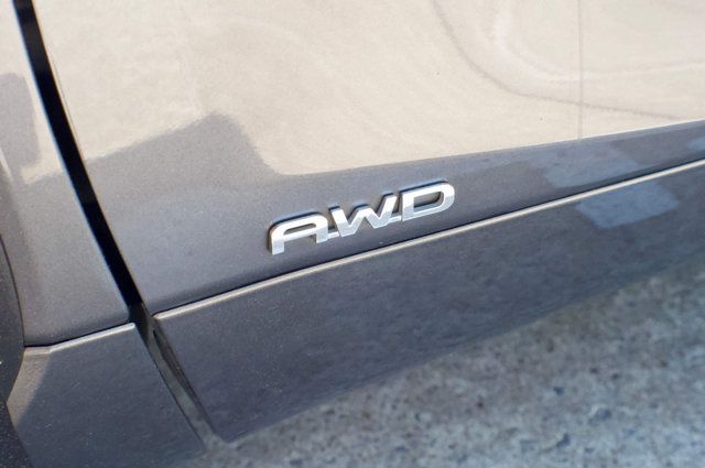 2023 Toyota Highlander LocalTrade/Hybrid-Limited-AWD/Heated&CooledSeats/2ndRowCaptains - 23013577 - 11