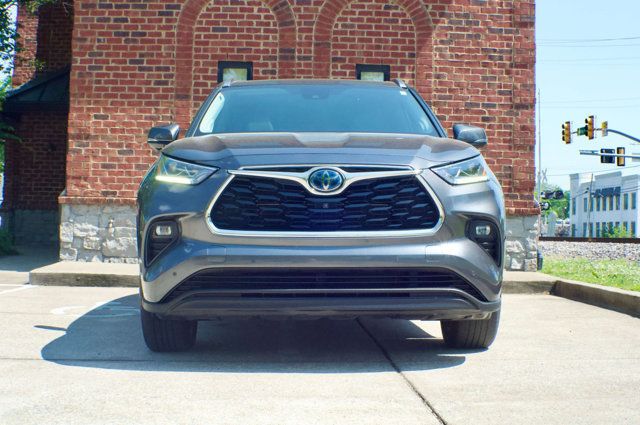 2023 Toyota Highlander LocalTrade/Hybrid-Limited-AWD/Heated&CooledSeats/2ndRowCaptains - 23013577 - 1