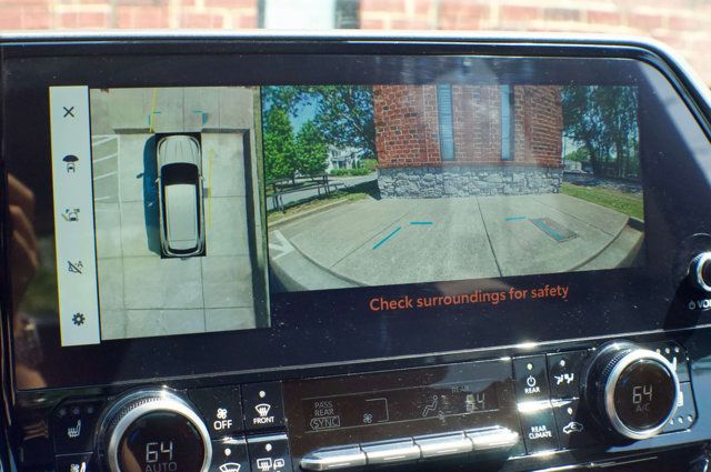 2023 Toyota Highlander LocalTrade/Hybrid-Limited-AWD/Heated&CooledSeats/2ndRowCaptains - 23013577 - 29
