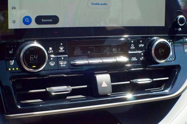 2023 Toyota Highlander LocalTrade/Hybrid-Limited-AWD/Heated&CooledSeats/2ndRowCaptains - 23013577 - 30