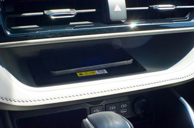 2023 Toyota Highlander LocalTrade/Hybrid-Limited-AWD/Heated&CooledSeats/2ndRowCaptains - 23013577 - 31