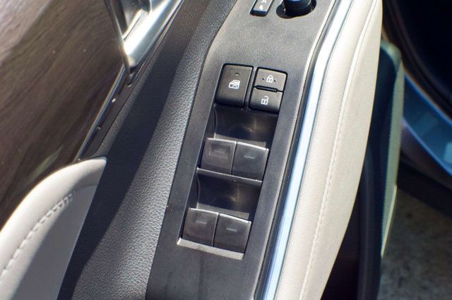 2023 Toyota Highlander LocalTrade/Hybrid-Limited-AWD/Heated&CooledSeats/2ndRowCaptains - 23013577 - 38