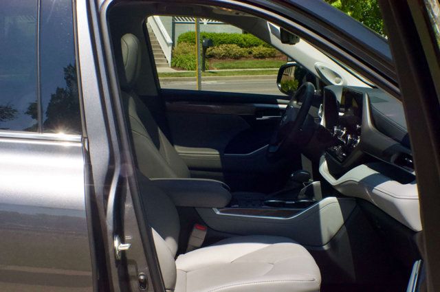 2023 Toyota Highlander LocalTrade/Hybrid-Limited-AWD/Heated&CooledSeats/2ndRowCaptains - 23013577 - 46