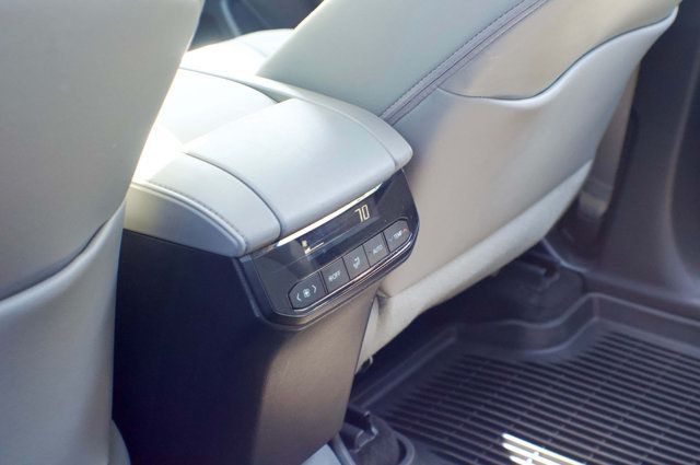 2023 Toyota Highlander LocalTrade/Hybrid-Limited-AWD/Heated&CooledSeats/2ndRowCaptains - 23013577 - 52