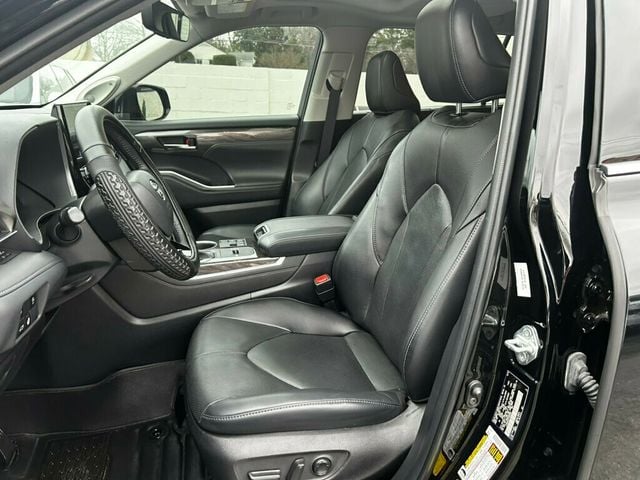 2023 Toyota Highlander LocalTrade/Limited/FWD/2ndRowCaptains/BlindSpotMonitor/NAV - 22967927 - 9