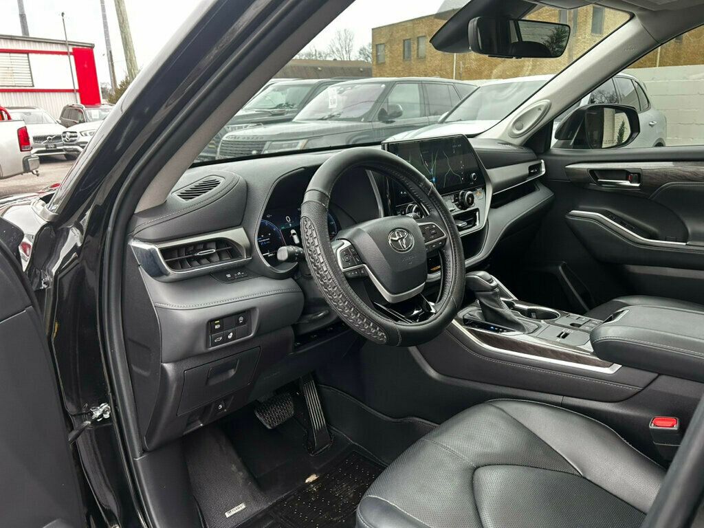 2023 Toyota Highlander LocalTrade/Limited/FWD/2ndRowCaptains/BlindSpotMonitor/NAV - 22967927 - 10