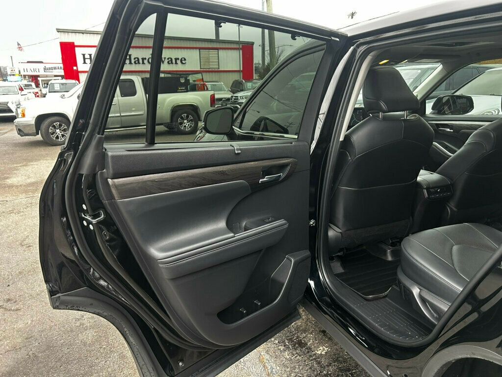 2023 Toyota Highlander LocalTrade/Limited/FWD/2ndRowCaptains/BlindSpotMonitor/NAV - 22967927 - 11