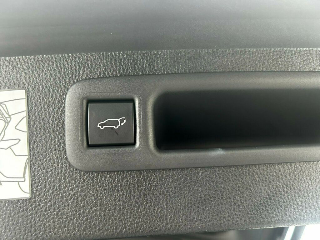 2023 Toyota Highlander LocalTrade/Limited/FWD/2ndRowCaptains/BlindSpotMonitor/NAV - 22967927 - 16
