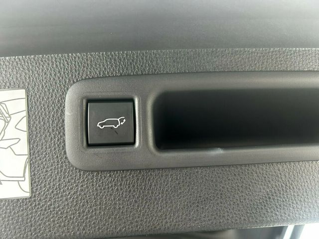 2023 Toyota Highlander LocalTrade/Limited/FWD/2ndRowCaptains/BlindSpotMonitor/NAV - 22967927 - 16