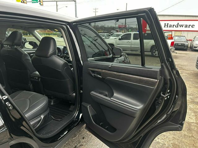 2023 Toyota Highlander LocalTrade/Limited/FWD/2ndRowCaptains/BlindSpotMonitor/NAV - 22967927 - 17