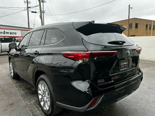 2023 Toyota Highlander LocalTrade/Limited/FWD/2ndRowCaptains/BlindSpotMonitor/NAV - 22967927 - 2