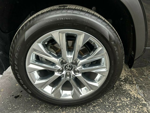 2023 Toyota Highlander LocalTrade/Limited/FWD/2ndRowCaptains/BlindSpotMonitor/NAV - 22967927 - 30