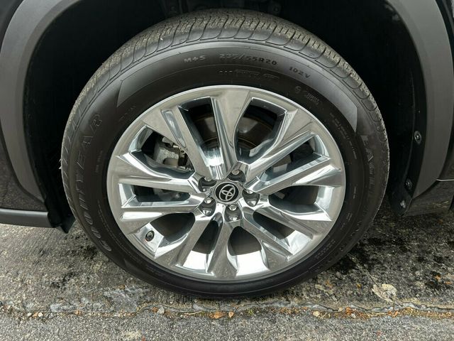 2023 Toyota Highlander LocalTrade/Limited/FWD/2ndRowCaptains/BlindSpotMonitor/NAV - 22967927 - 32
