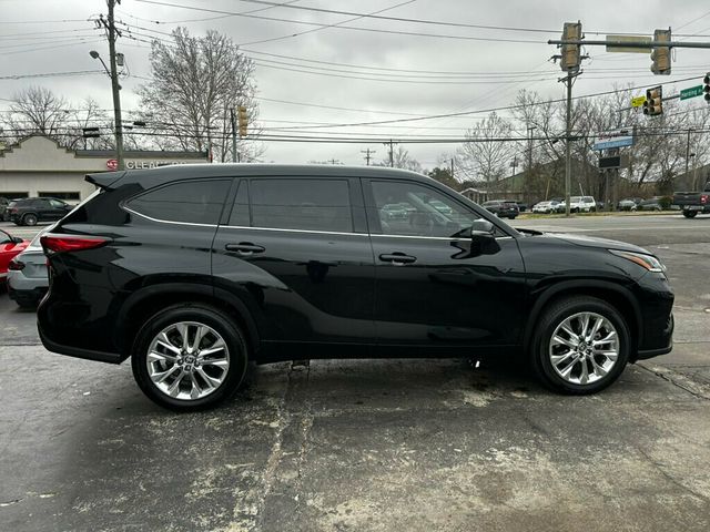 2023 Toyota Highlander LocalTrade/Limited/FWD/2ndRowCaptains/BlindSpotMonitor/NAV - 22967927 - 5