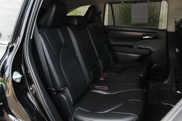 2023 Toyota Highlander ONE OWNER XLE W/ LEATHER, MOONROOF - 23041710 - 10