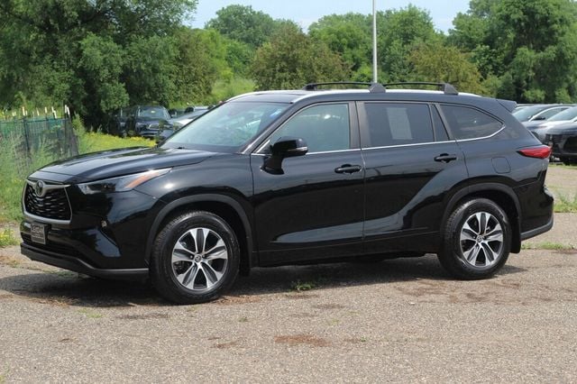 2023 Toyota Highlander ONE OWNER XLE W/ LEATHER, MOONROOF - 23041710 - 16