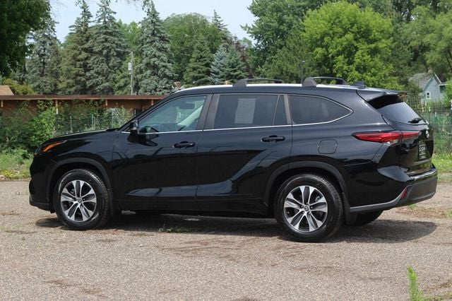 2023 Toyota Highlander ONE OWNER XLE W/ LEATHER, MOONROOF - 23041710 - 18