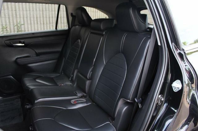 2023 Toyota Highlander ONE OWNER XLE W/ LEATHER, MOONROOF - 23041710 - 28