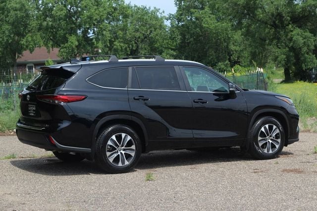 2023 Toyota Highlander ONE OWNER XLE W/ LEATHER, MOONROOF - 23041710 - 2