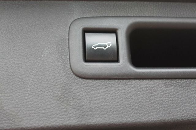2023 Toyota Highlander ONE OWNER XLE W/ LEATHER, MOONROOF - 23041710 - 33