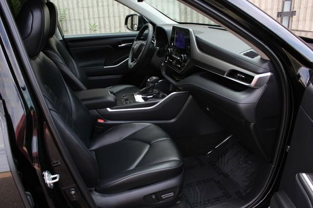 2023 Toyota Highlander ONE OWNER XLE W/ LEATHER, MOONROOF - 23041710 - 7