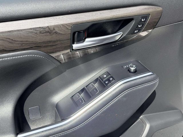 2023 Toyota Highlander Platinum FWD - 23021975 - 19