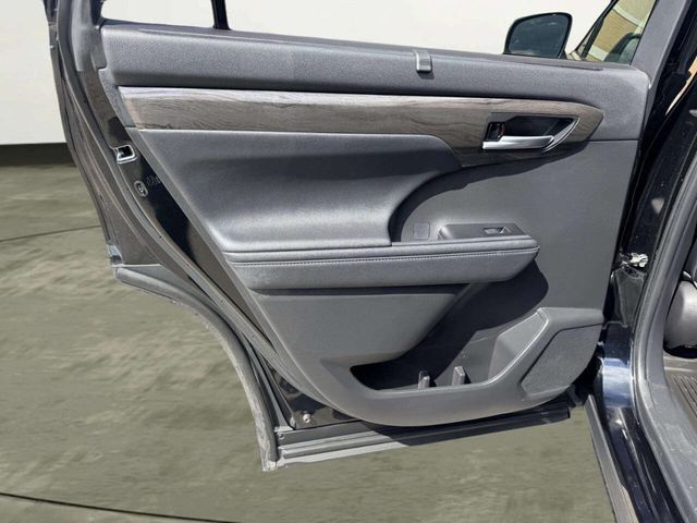 2023 Toyota Highlander Platinum FWD - 23021975 - 26