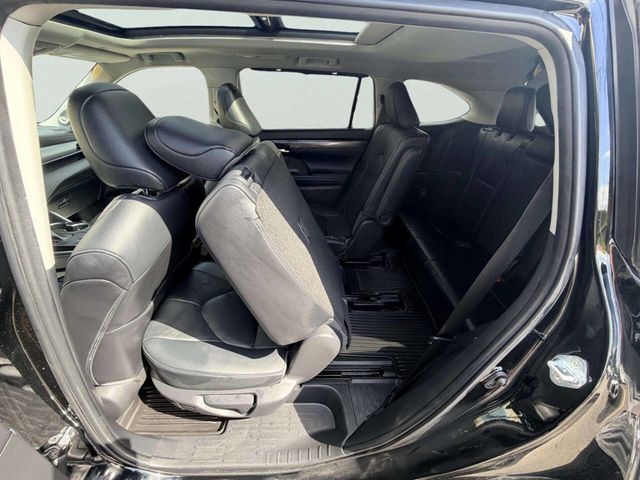 2023 Toyota Highlander Platinum FWD - 23021975 - 28