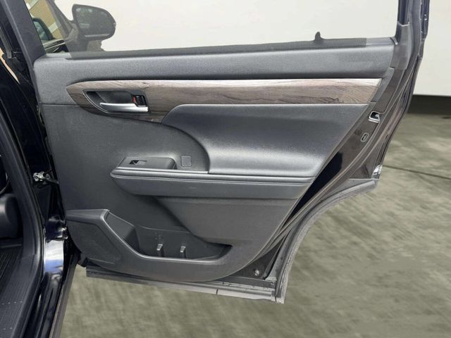 2023 Toyota Highlander Platinum FWD - 23021975 - 30