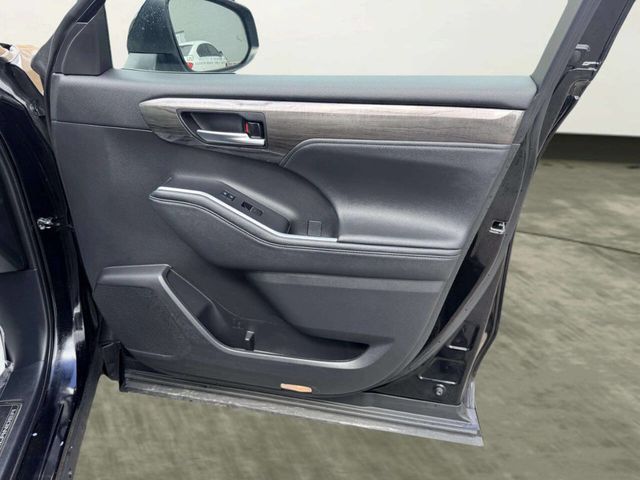 2023 Toyota Highlander Platinum FWD - 23021975 - 37