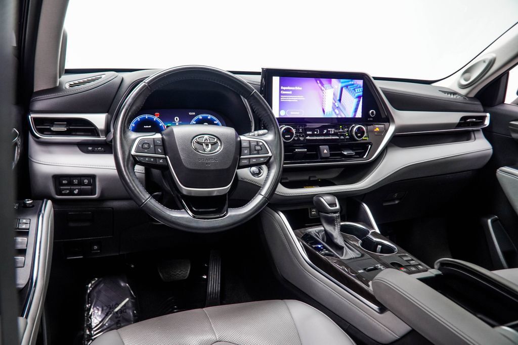 Toyota Highlander photo 16