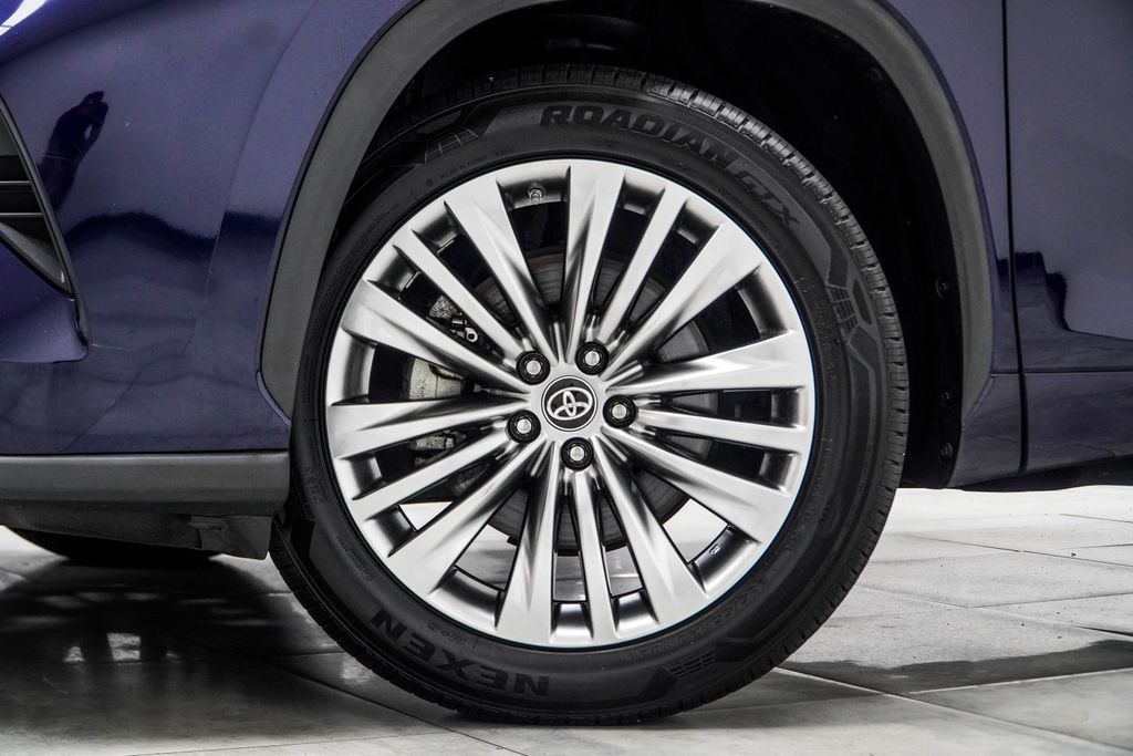 Toyota Highlander photo 6