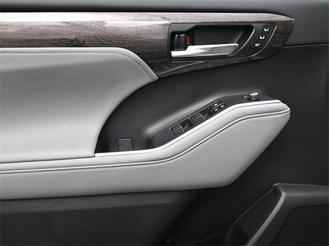 2023 Toyota Highlander Platinum FWD - 22961078 - 10