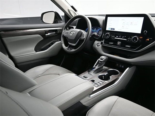2023 Toyota Highlander Platinum FWD - 22961078 - 17