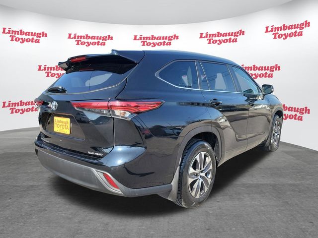 2023 Toyota Highlander XLE AWD - 22977475 - 28