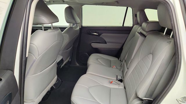 2023 Toyota Highlander XLE AWD - 23092245 - 19