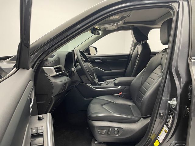 2023 Toyota Highlander XLE AWD - 22935198 - 11