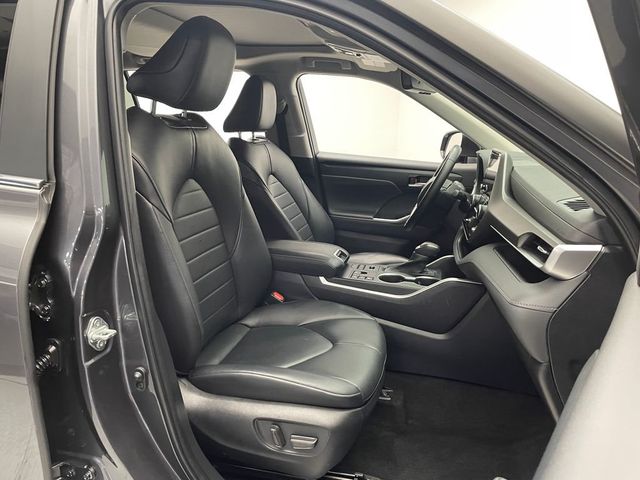 2023 Toyota Highlander XLE AWD - 22935198 - 17